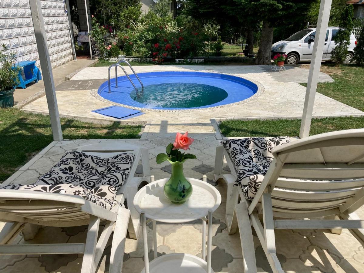 White House With Sauna And Jacuzzi Novi Sad Esterno foto