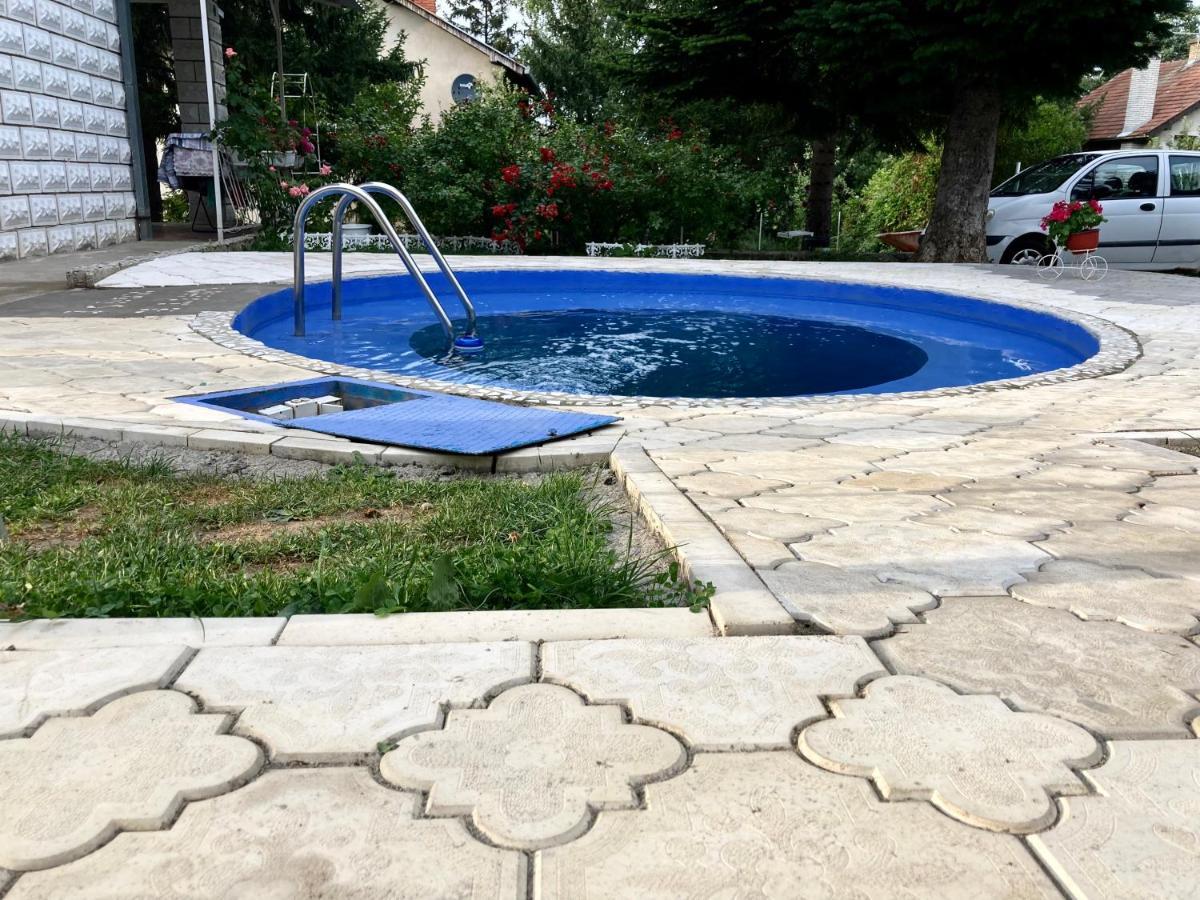 White House With Sauna And Jacuzzi Novi Sad Esterno foto