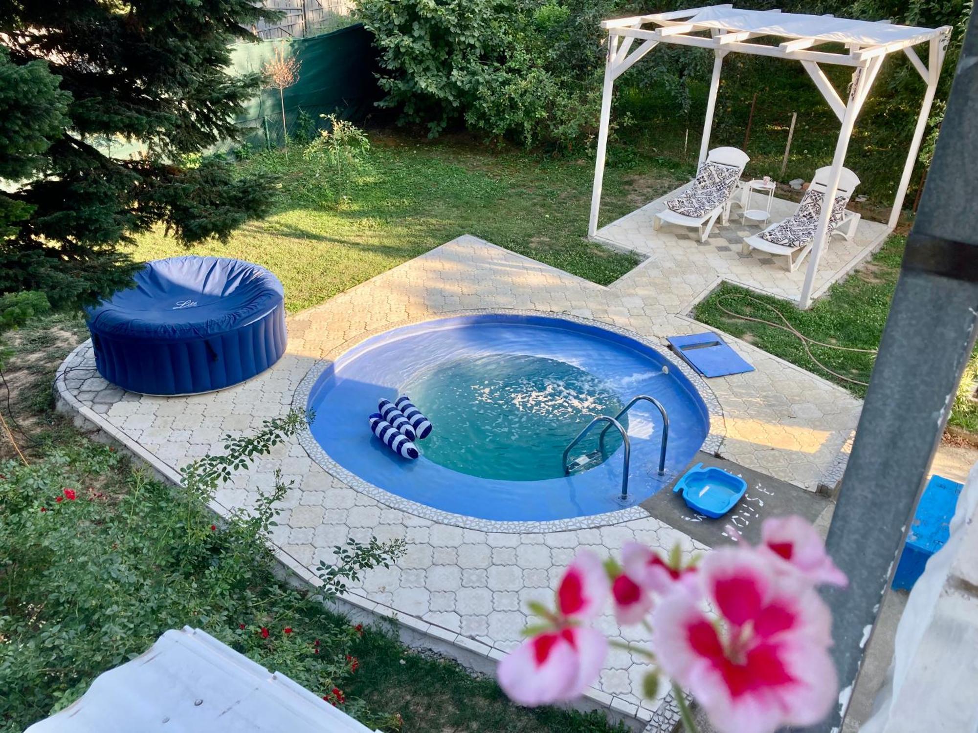 White House With Sauna And Jacuzzi Novi Sad Esterno foto