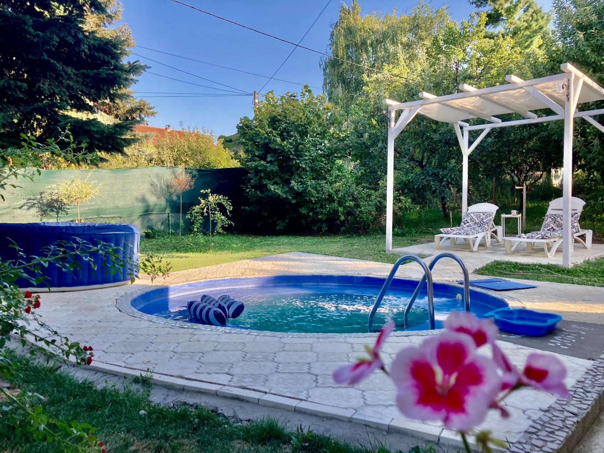 White House With Sauna And Jacuzzi Novi Sad Esterno foto