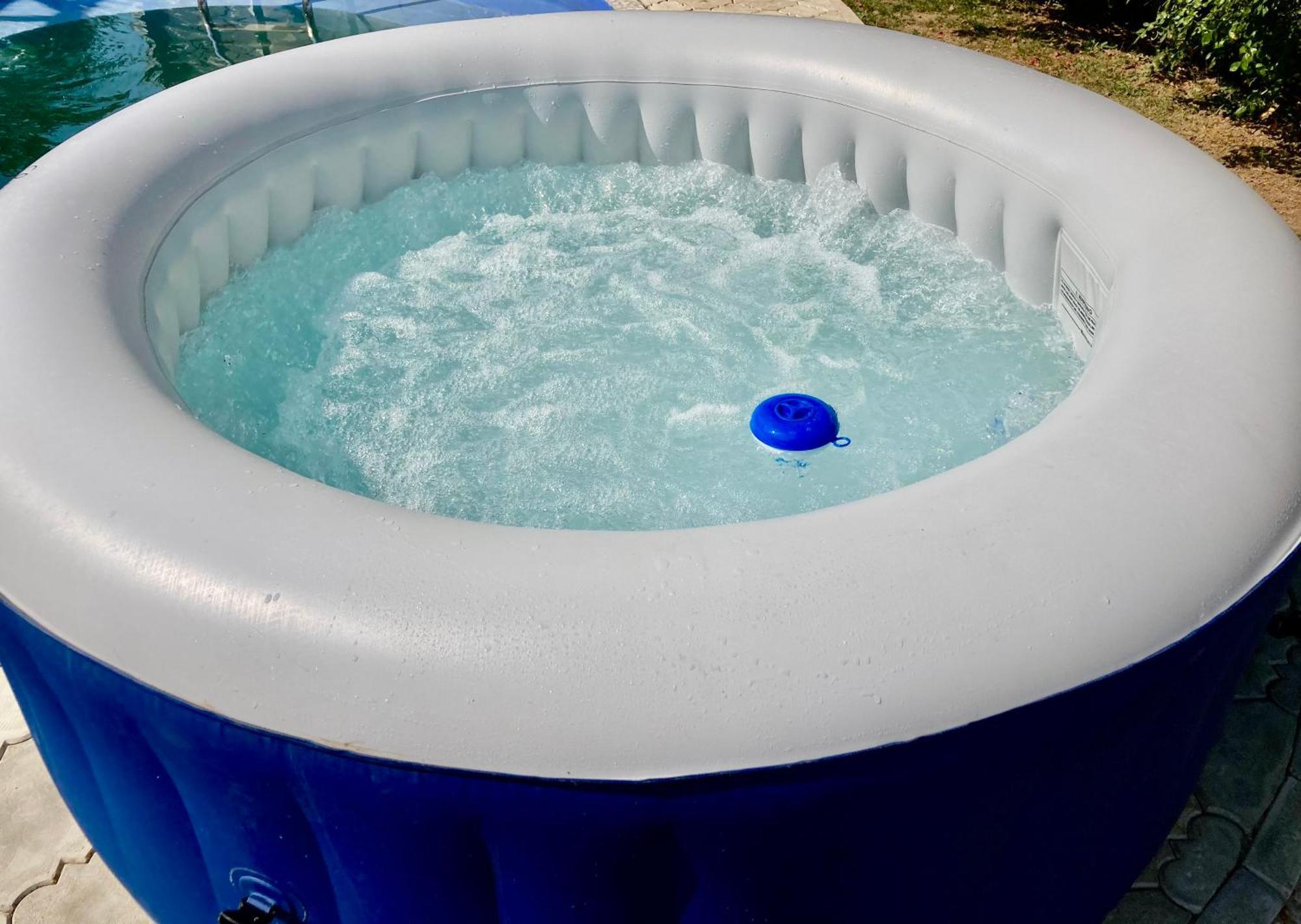 White House With Sauna And Jacuzzi Novi Sad Esterno foto