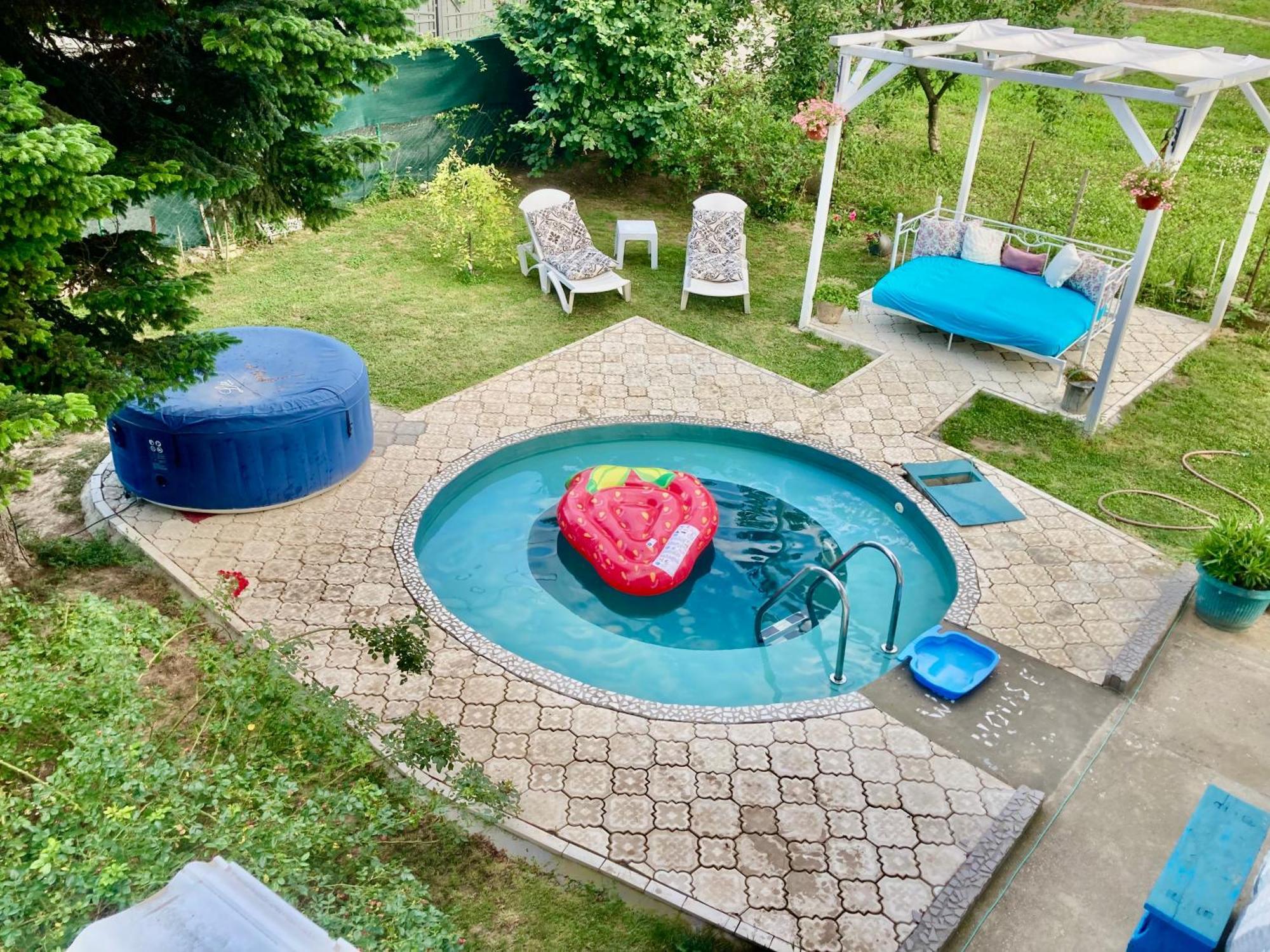 White House With Sauna And Jacuzzi Novi Sad Esterno foto