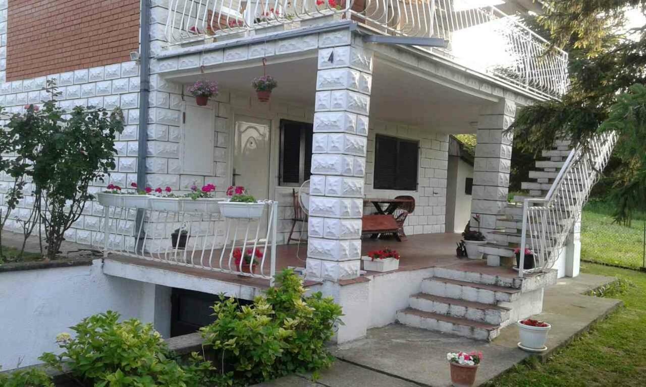 White House With Sauna And Jacuzzi Novi Sad Esterno foto