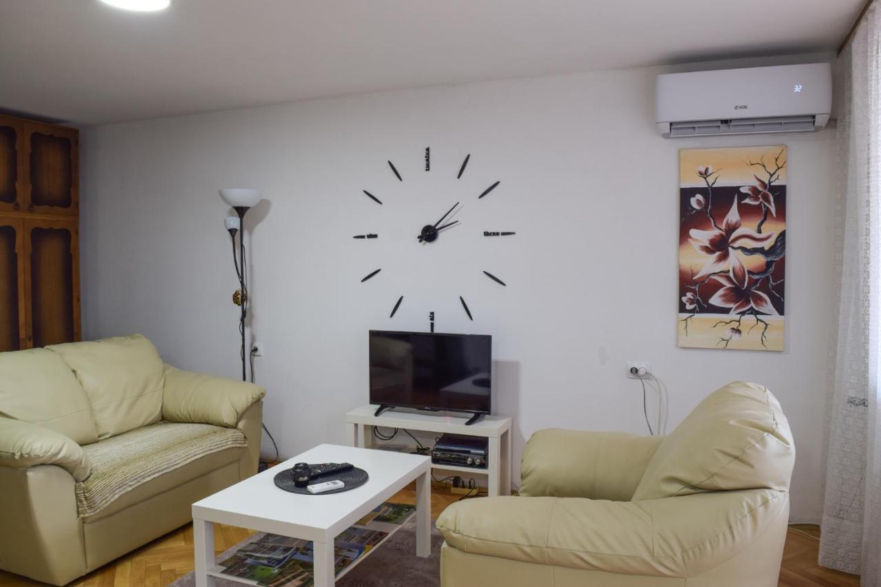 White House With Sauna And Jacuzzi Novi Sad Esterno foto