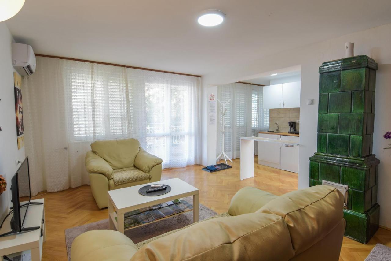 White House With Sauna And Jacuzzi Novi Sad Esterno foto